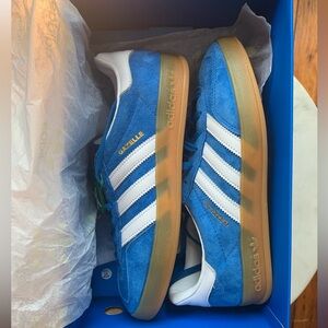 BRAND NEW NIB Adidas Gazelle in Blue Bird Gum